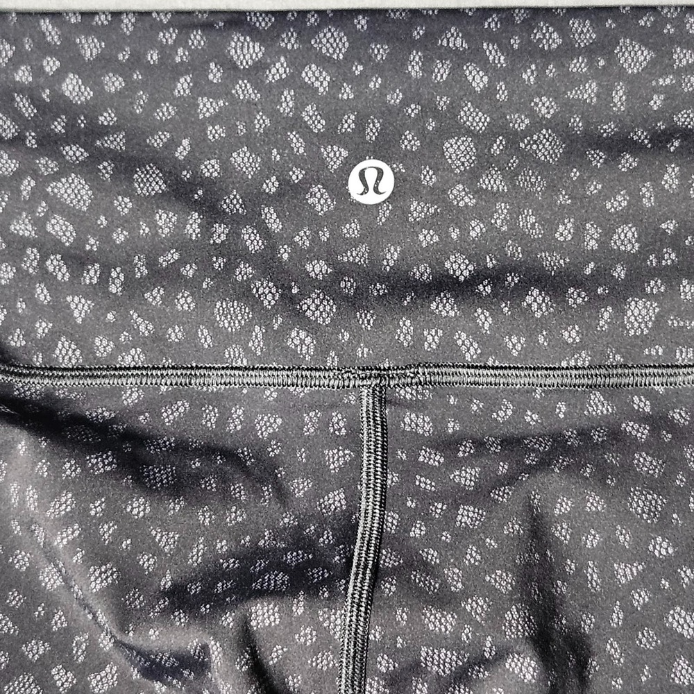 Lululemon Womens High Rise Leggings Charcoal Grey White Lace Print Size 8